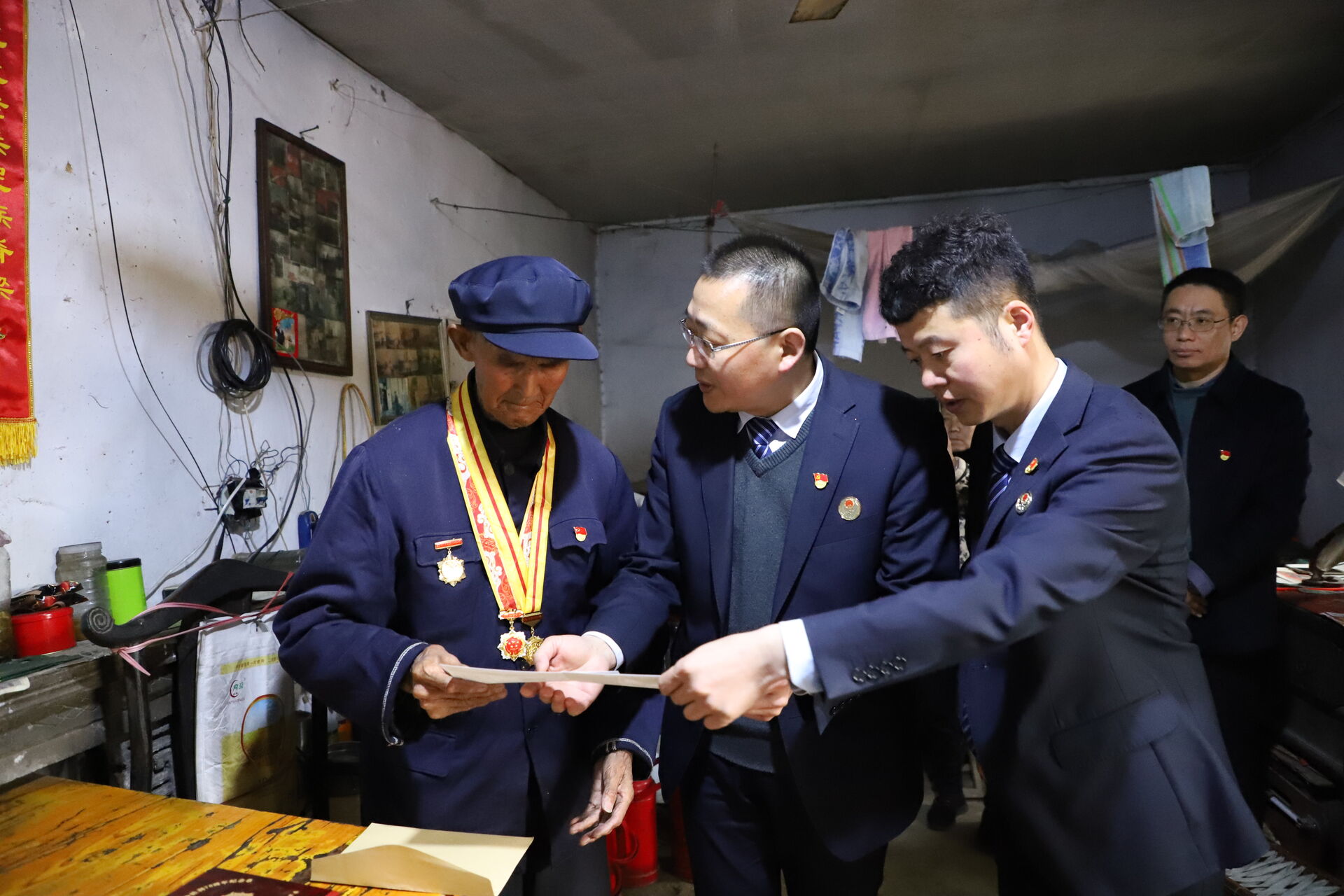 泰安市岱宗公证处为抗战老兵免费办理公证