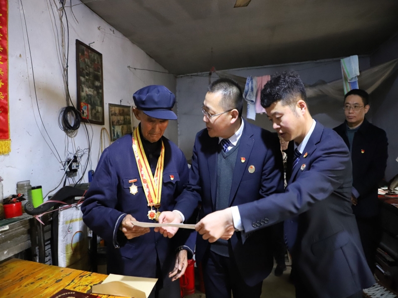泰安市岱宗公证处为抗战老兵免费办理公证